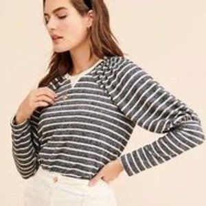 Saylor Auggie Puff Sleeve Pullover Small